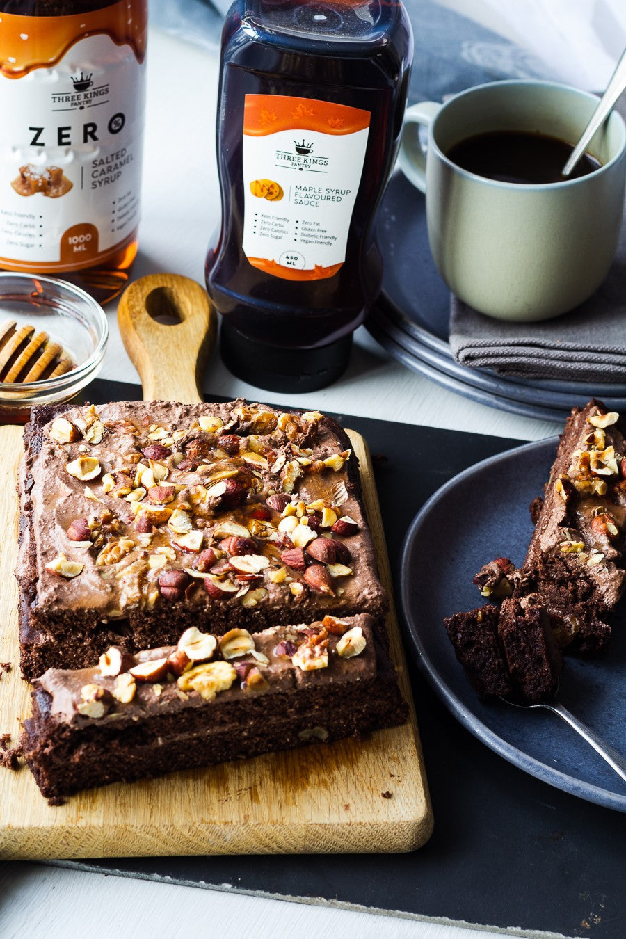 Keto Choco-Nut Fudge Cake 