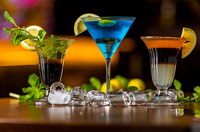 Using Cream Chargers in Craft Cocktails