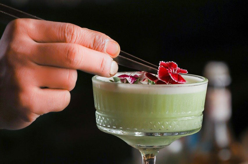 using large cream chargers in mixology